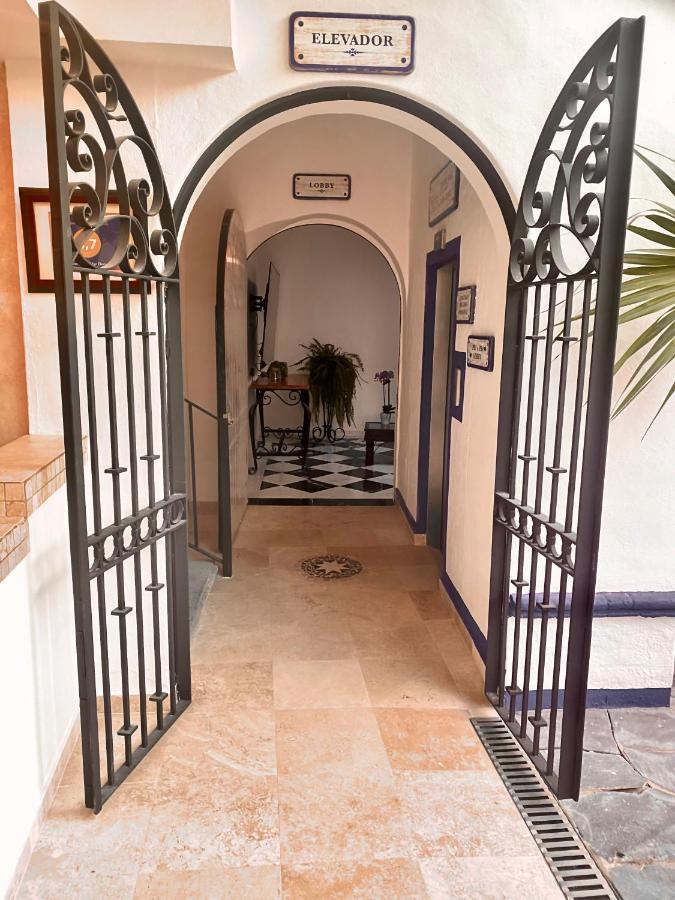 Hotel Suites Mar Elena (Adults Only) Пуерто-Вальярта Екстер'єр фото