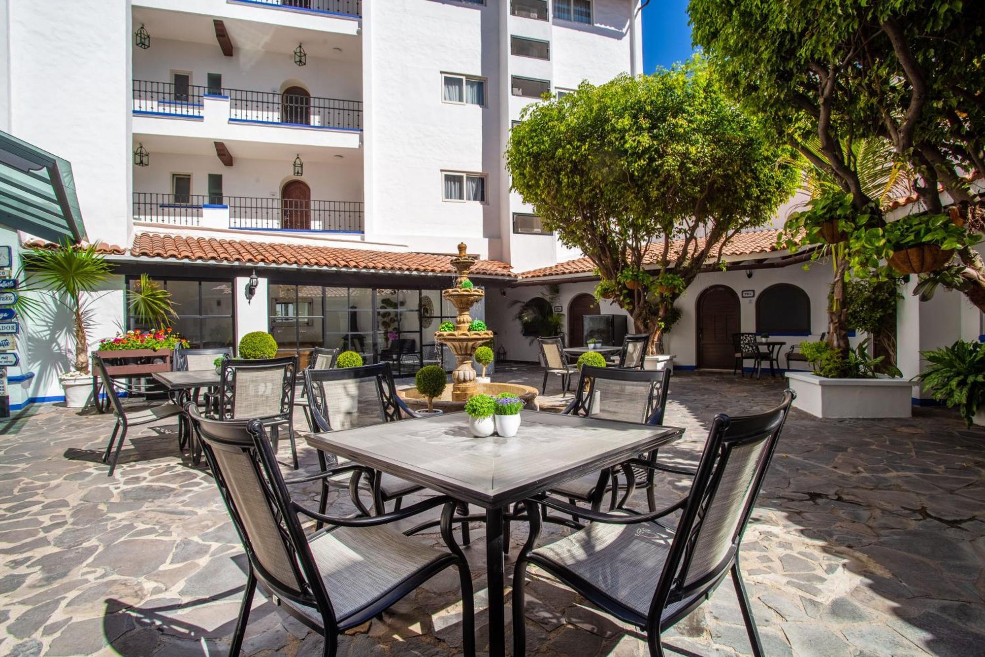Hotel Suites Mar Elena (Adults Only) Пуерто-Вальярта Екстер'єр фото